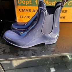 Women’s Comfortview Rain Boots – Size 9