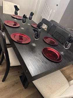 Dinning Table 4 Side Chairs & 2 Host Chairs