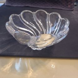 Vintage Mikasa "Peppermi T Frost" Etched Lead Crystal Bowl 5-1/2"