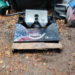 Pullrite OE Series Super Fifth Model 1300 Fifth Wheel Hitch