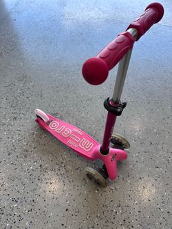 Mini Micro Kids Scooter Pink