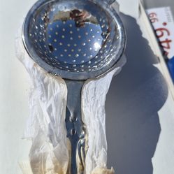 Tea strainer/silver