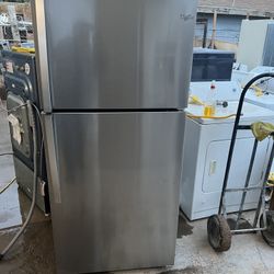 WHIRLPOOL REFRIGERATOR 