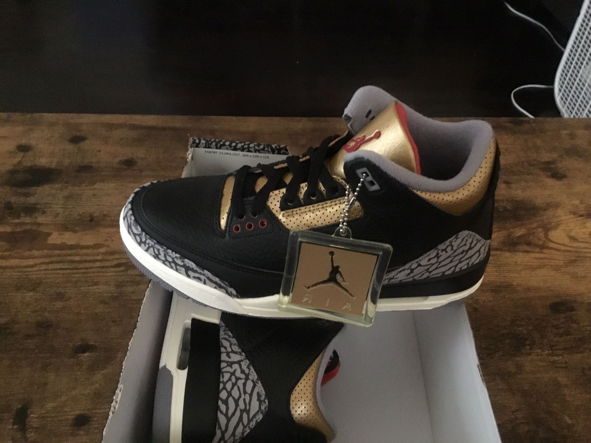 New Women’s Air Jordan 3 Retro size 7