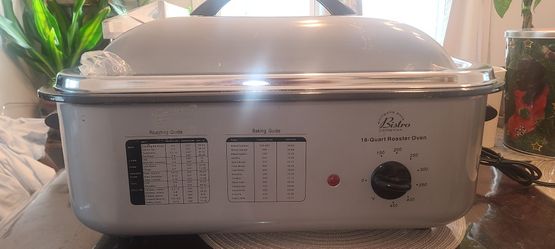 Wolfgang Puck Bistro Collection 18-Quart Portable Oven With Buffet Server Set