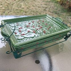 Temp-tations By Tara Holly Berry Bakeware Casserole Dish With Lid And Metal Stand 15-3/4" Long.