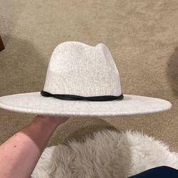 Women’s Felt Hat New With Tag