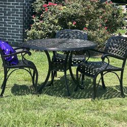 Cast Iron Patio Set With 3 Chairs 