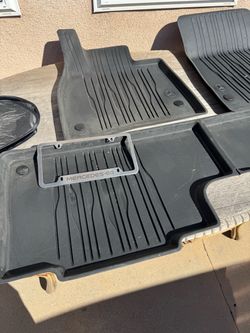 all-season rubber floormats for Mercedes EQS suv