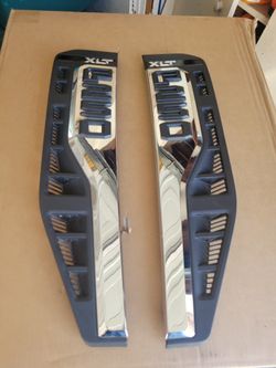 2025 FORD F250 XLT Fender EMBLEM