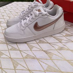 Rose Gold White Nike Shoes Women’s Size 8 With Box