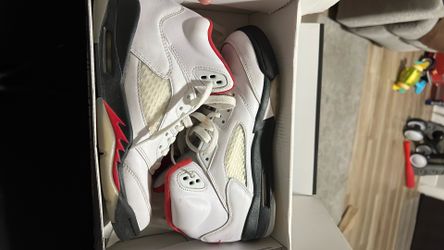 Ar Jordan 5 size 5.5 youth