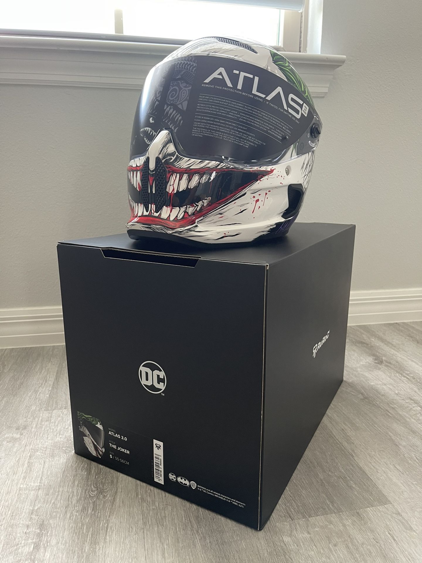Ruroc SE “The Joker” Carbon Fiber Atlas 3.0 Helmet