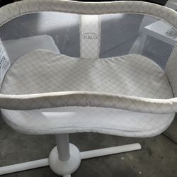 Halo bassinet