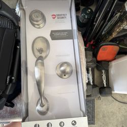 Brand New Kwikset Lock Deadbolt Set