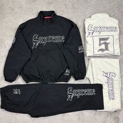 SUPREME SUIT SIZE  S-M-L-XL