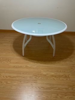 Round outdoor table
