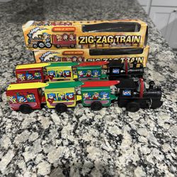 Vintage Zig Zag Wind Up Train Set 