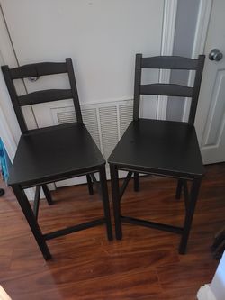 2 barstools wood