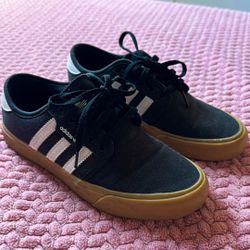 Adidas Size 6 In Men And 8 In Women 