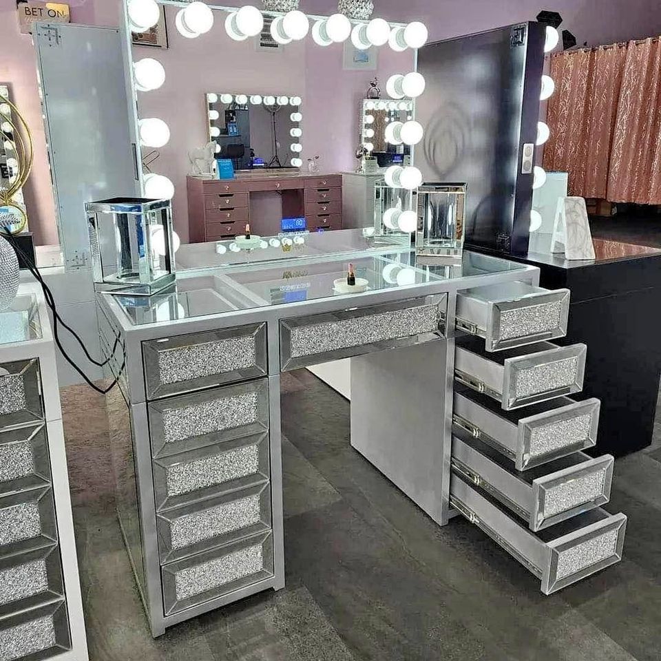 Mirror Makeup Vanity ((( Same Day Delivery ))) !!!!
