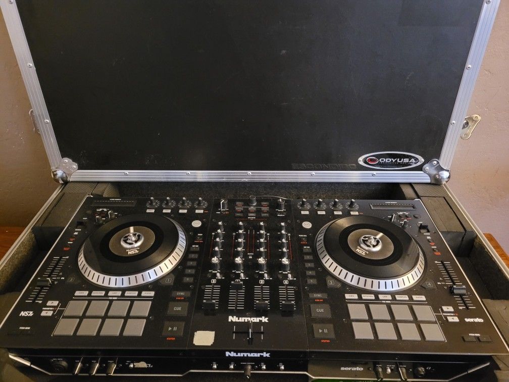 numark ns7iii case odyssey