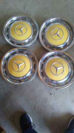 Mercedes-Benz hup caps