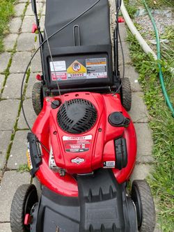 Troy-Bilt TB200 Self-Propelled Gas Lawn Mower
