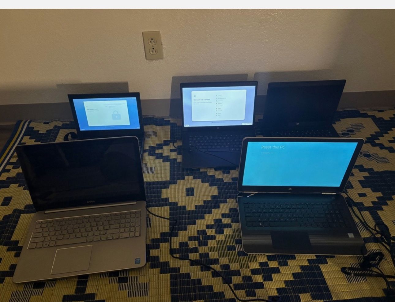 Lot of 5 Computers/Monitors for Parts/Repairs (READ DESCRIPTION)