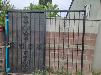 Gate