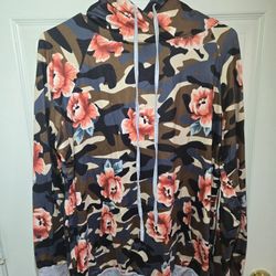 Women's Lily Pish Sweatshirt Size L with Modern Floral and Camouflage