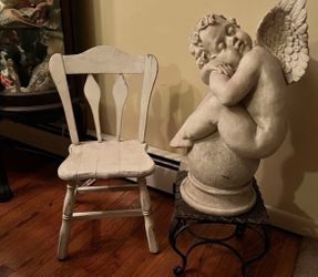 Children’s white farmhouse chair