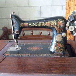 1900's Singer Sowing Machine 