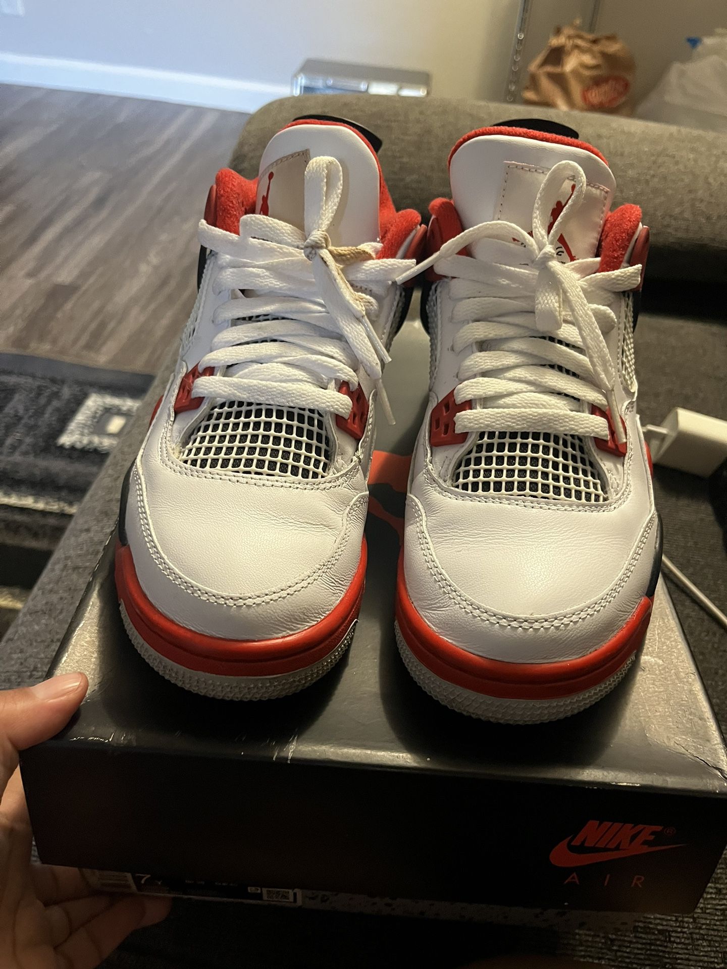 Air Jordan Retro 4 (YOUTH)