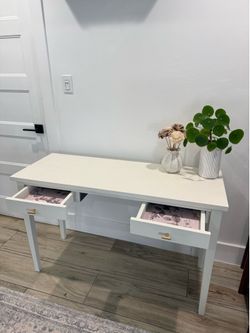 Vanity, Entryway table or desk