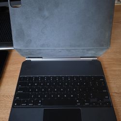 Apple Magic Keyboard 12.9 Inch