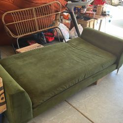 The Green Sofa 