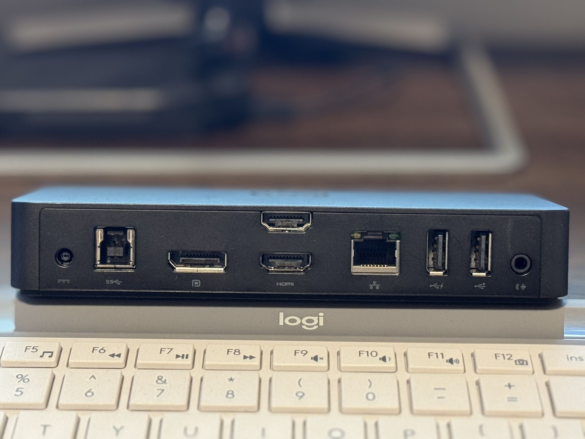Dell D3100 Universal Triple Monitor Docking Station