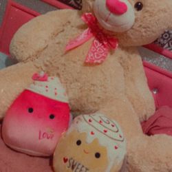 Teddy Bear And 2 Squishmellow Limited Edition 