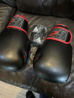 C2 Men’s Boxing Gloves