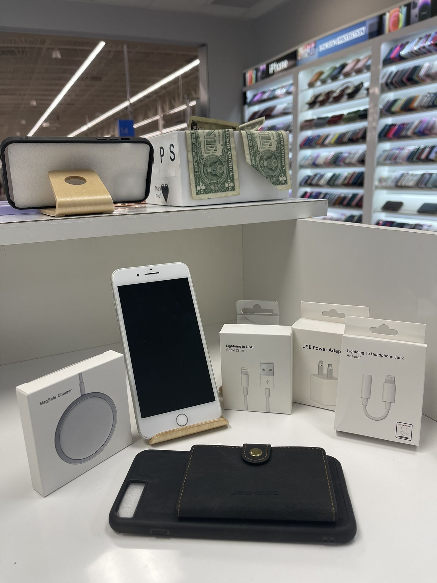 Iphone 8 Plus Unlocked 128 GB + FREE GIFTS🥳❤️‍🔥