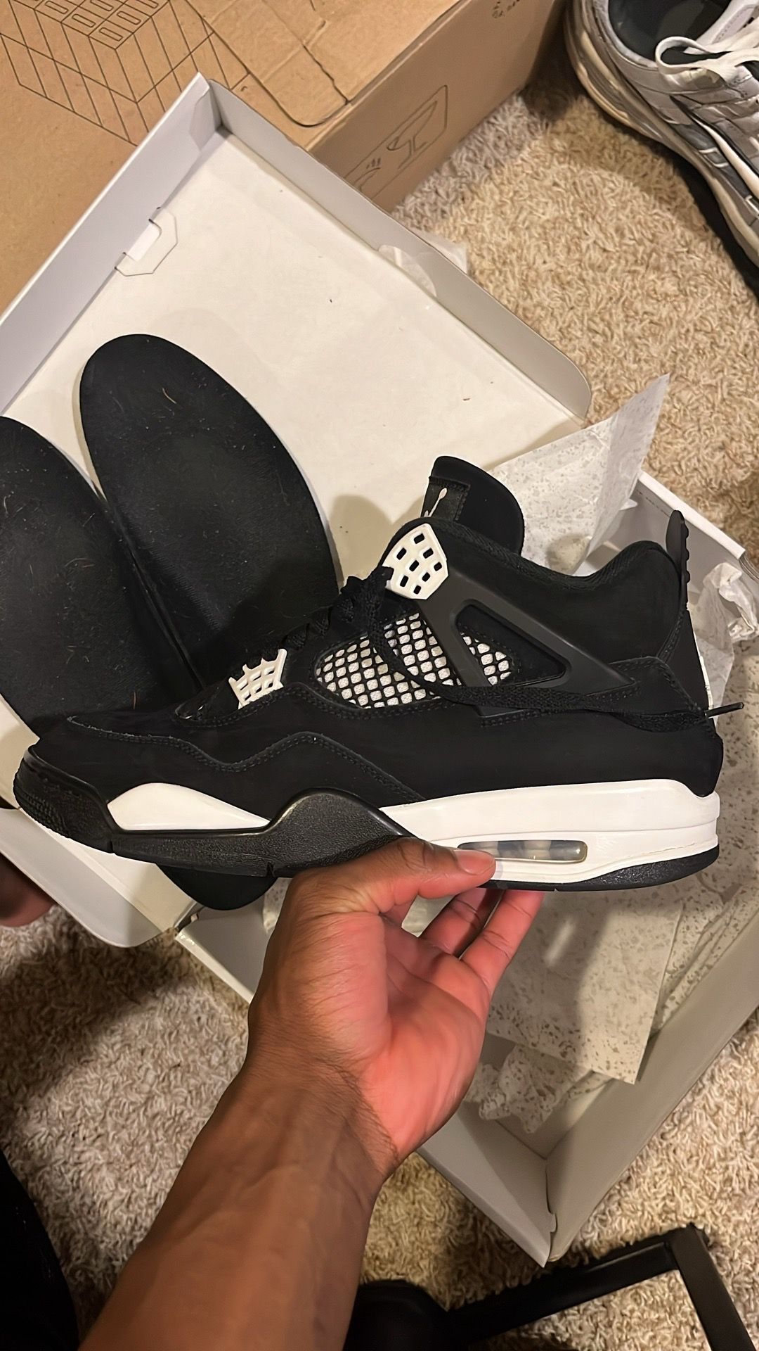 Jordan 4 White Thunder