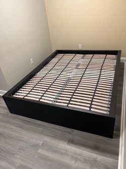 FREE QUEEN SIZE BED FRAME