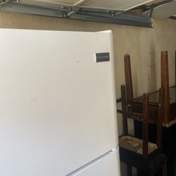 Frigidaire Refrigerator 