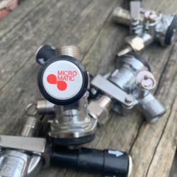 Micro Matic 7486BS "S" System Beer Keg Coupler w/ Black Lever Handle - Brass