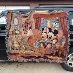 Disney Mickey Mouse And Minnie Mouse Throw Blanket 
