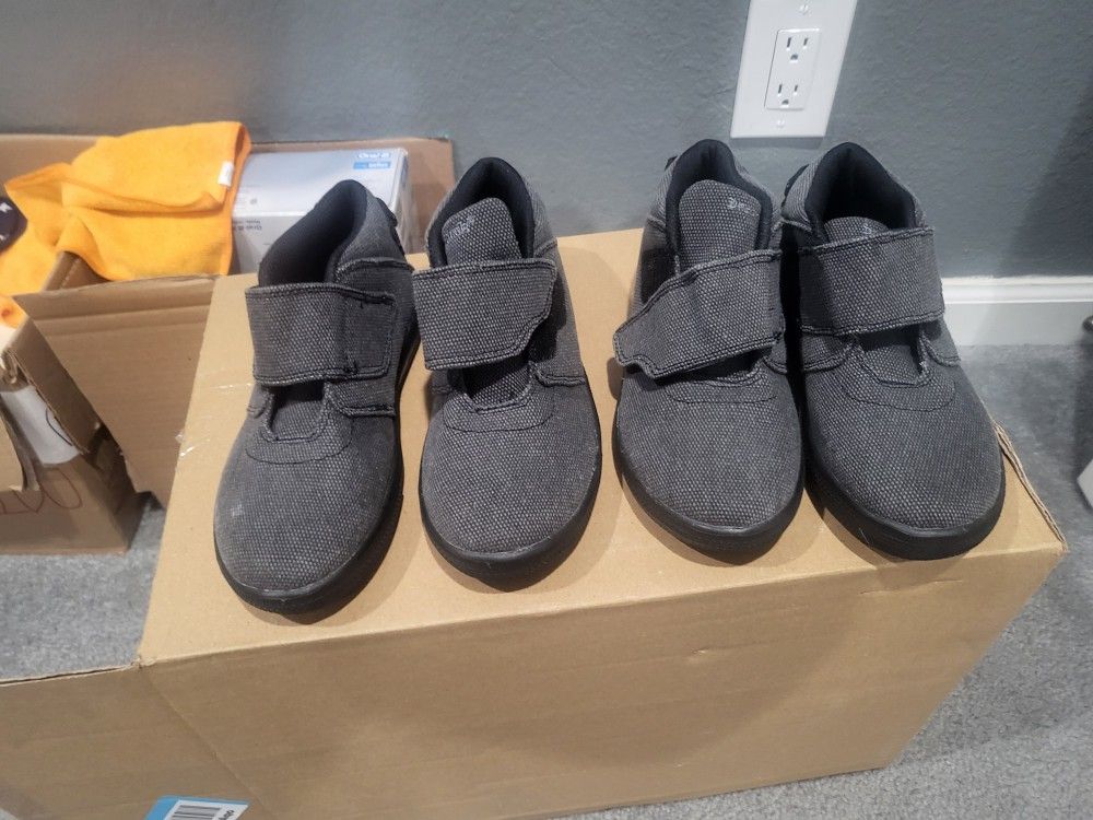 Boys Shoes Size 2