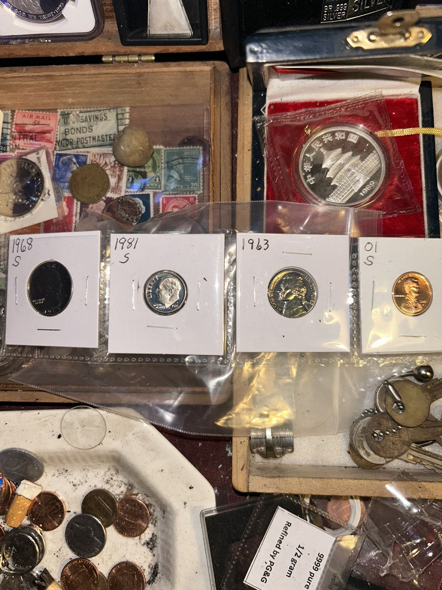 Uncirculated US quarter dime nickel and penny LSS no silver with a gold dollar t