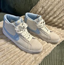 Nike Shoes 9.5