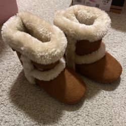 Winter boots size 4 for kids